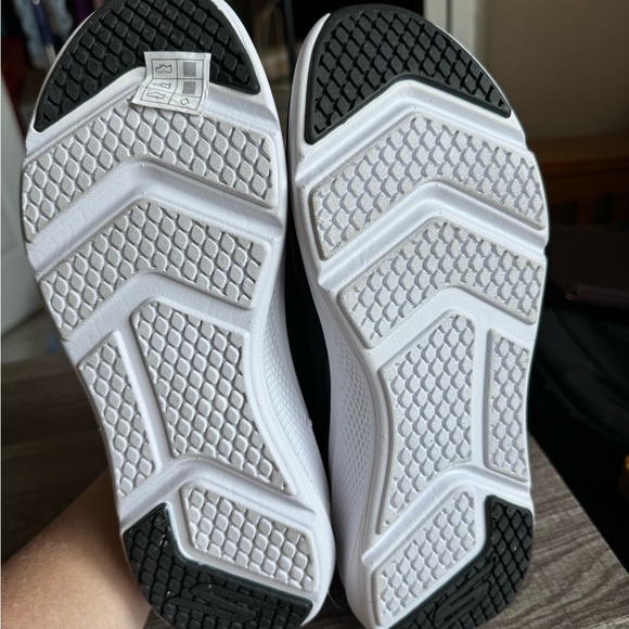 Sketchers Go Run Elevate - Picture 3 of 8